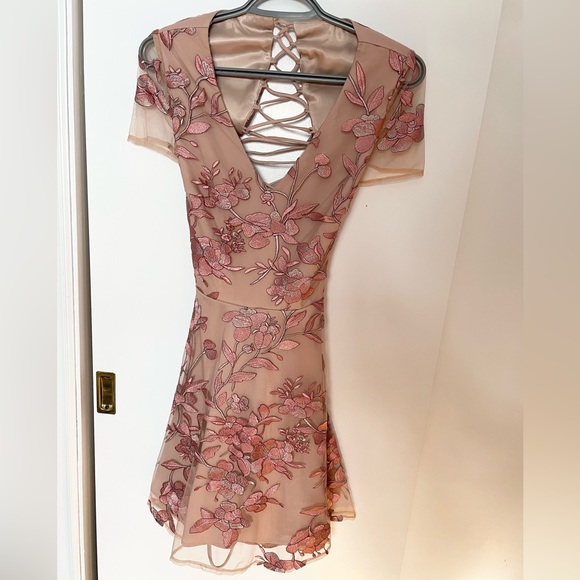 Embroidered Floral Pink Dress Lace Up - Picture 6 of 8